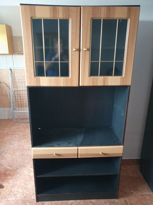 Vând 2 dulapuri de sufragerie!