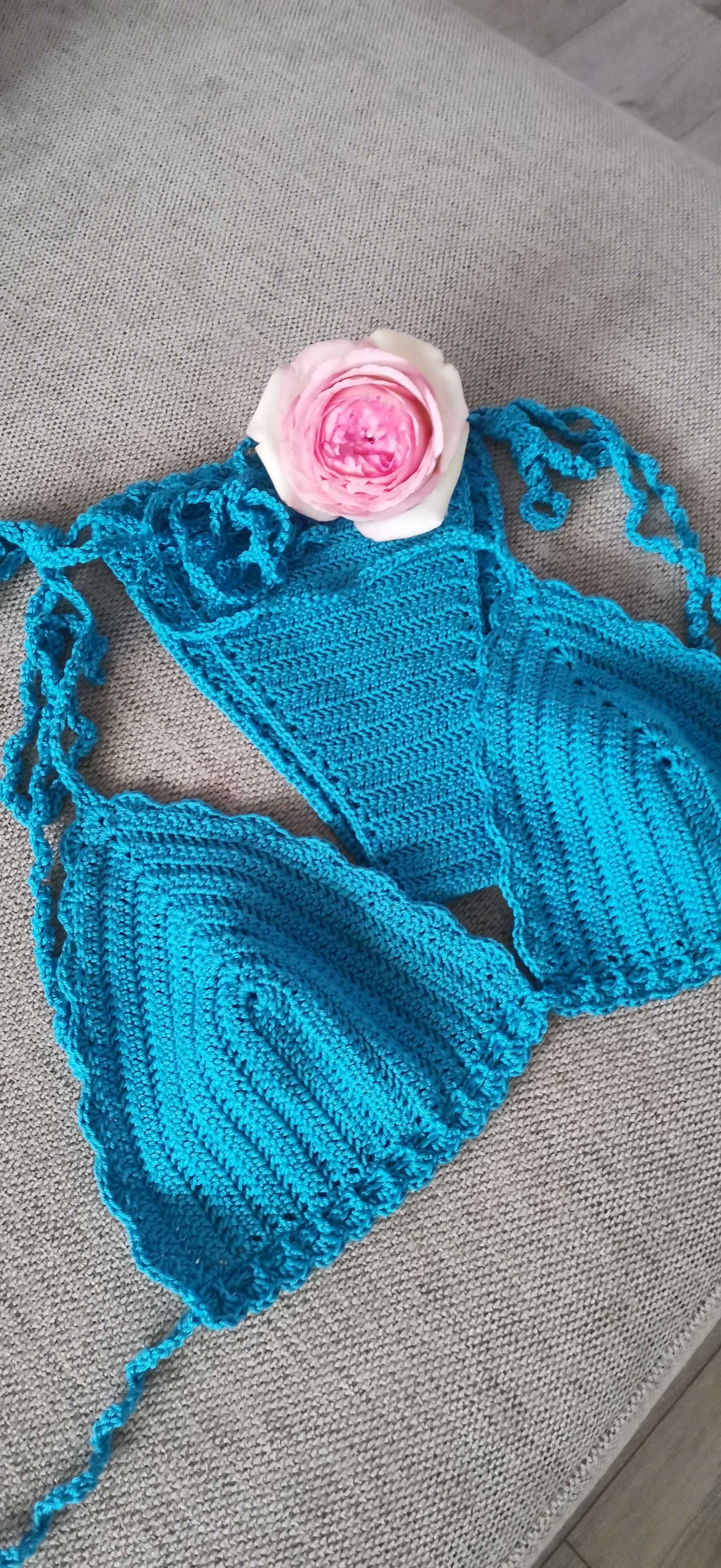 Costum de baie croșetat