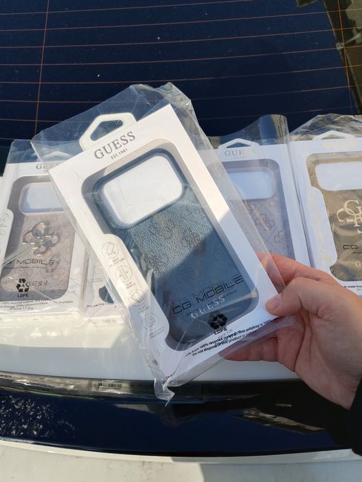 GUESS кейсове за iphone