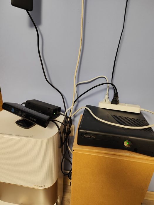 Xbox 360 slim + kinekt + игри