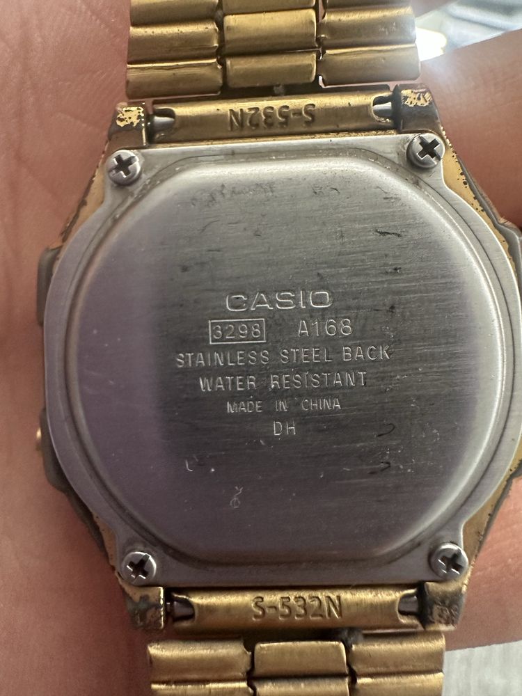 ПРОДАВАМ Casio часовник
