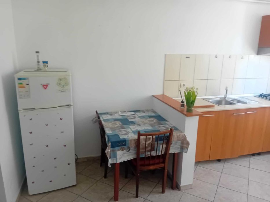 Ap 2 Camere Piata Maratei 44mp etaj 2Mobilat renovat la cheie centrala
