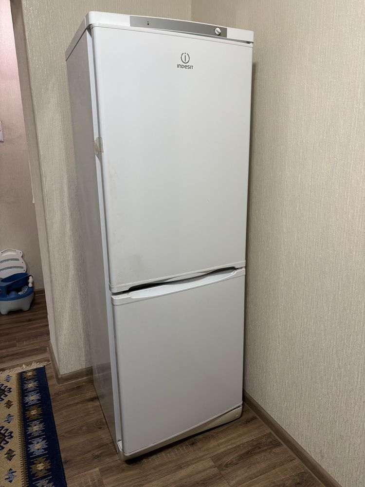 Холодильник б/у высота 170