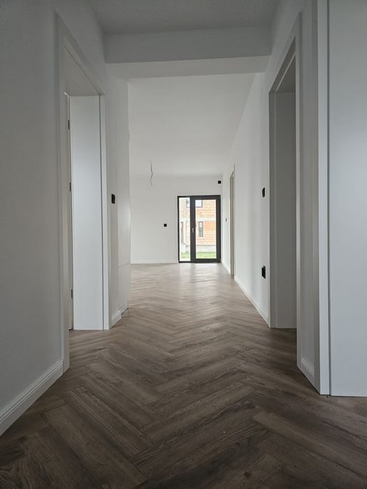 Casa moderna de vanzare la cheie!