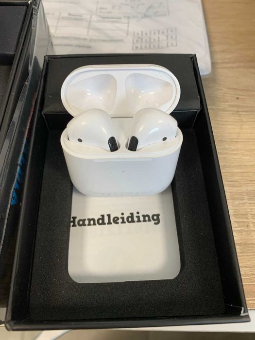 Напълно безжични слушалки с калъф за зареждане Mossmedia