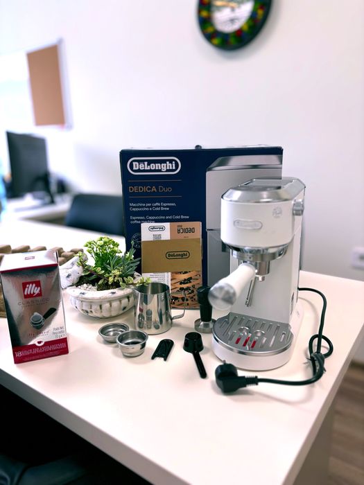 НОВА! Кафемашина Delonghi ЕС890 С ГАРАНЦИЯ! +2 ПОДАРЪКА!