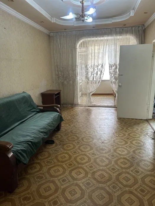 Продаётся 2/1/4 Ялангач среднее состояние 46м2