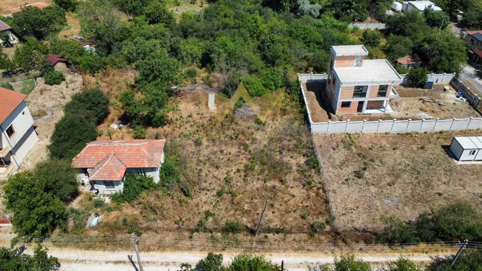 Парцел в Варна, област-с.Равна гора площ 590 цена 23000