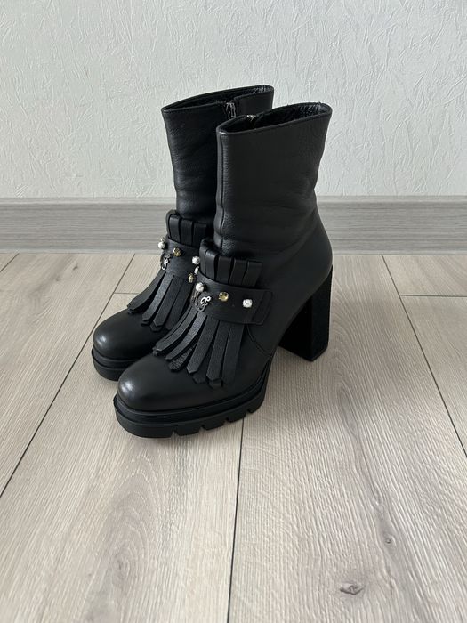 Продам итальские ботинки.