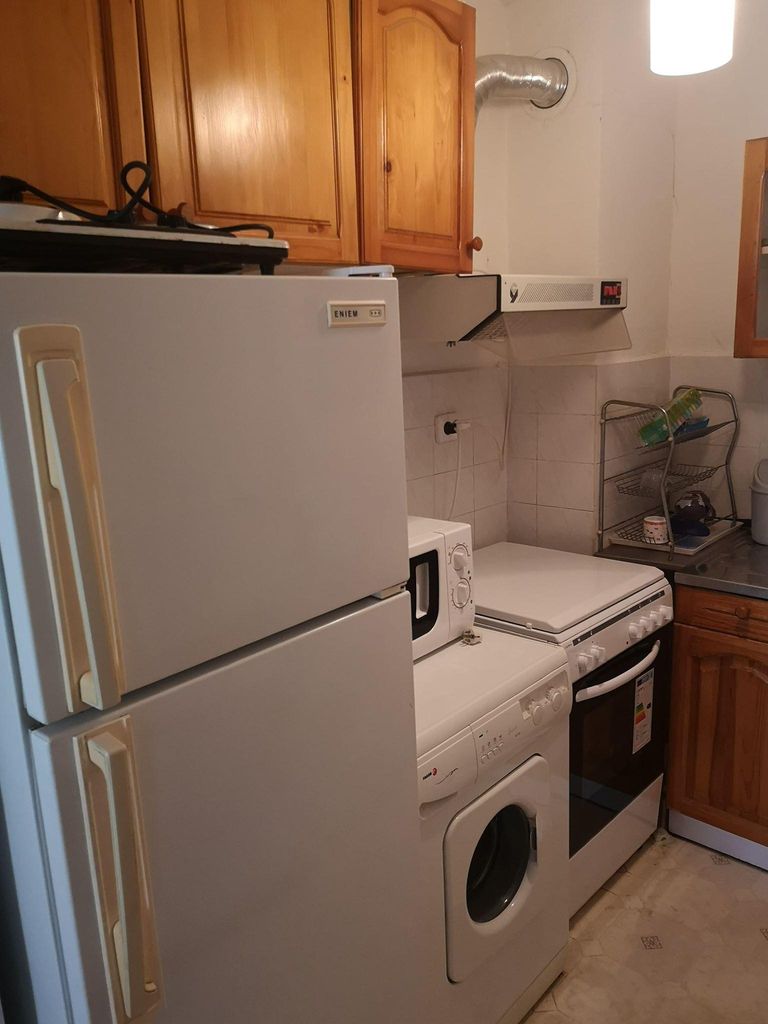 Дава се под наем Едностаен апартамент в Бургас, Лазур - 45 кв.м за 306 € - Снимка #1
