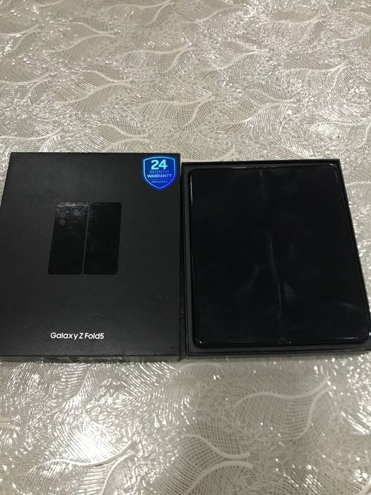 Samsung galaxy Fold 5 12/256gb