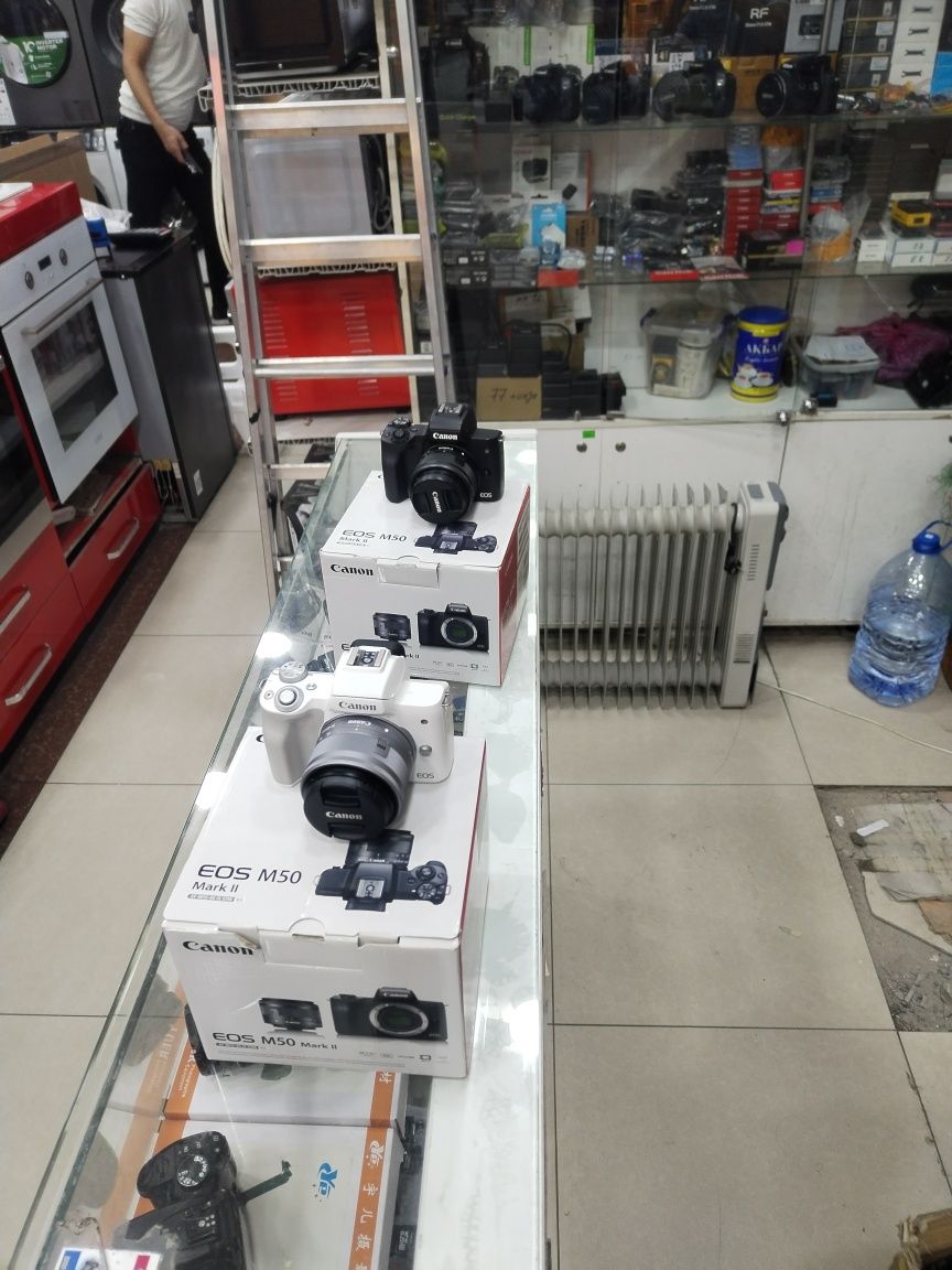 canon M50 mark II qora  va yengi iwlatilmagan oq ranglisi bor