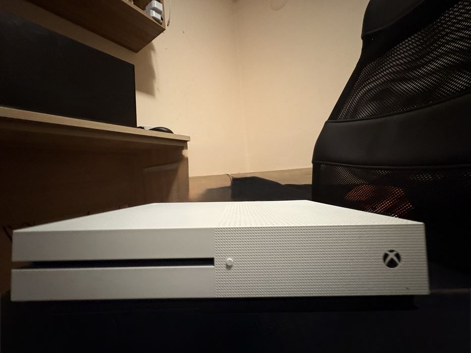 Игрална Конзола Xbox One S