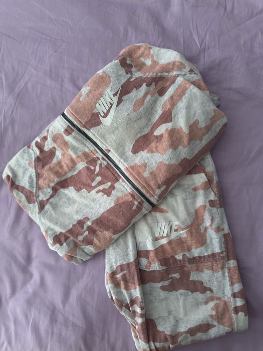 Клин и анцуг Nike