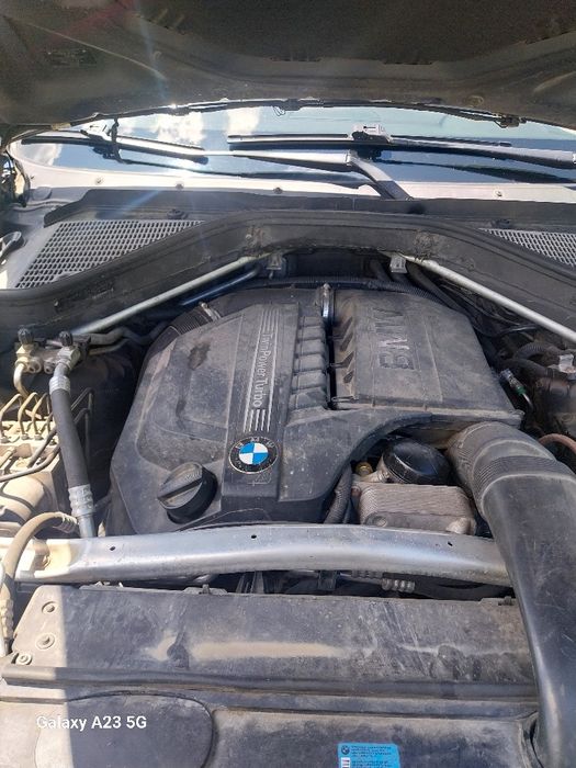 Продавам x5 3.5i e70