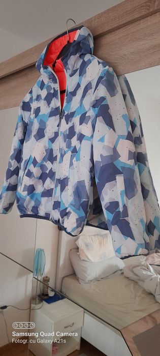 Vind geaca fete noua