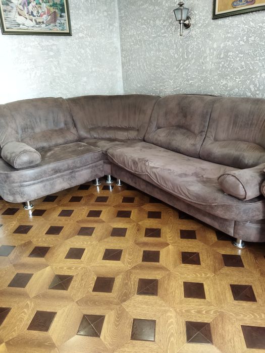 Продам угловой диван.