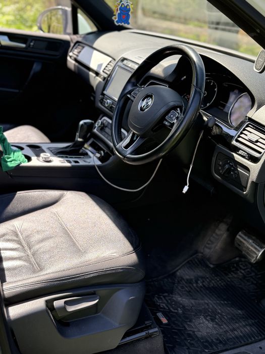 2014 volkswagen touareg volan pe dreapta