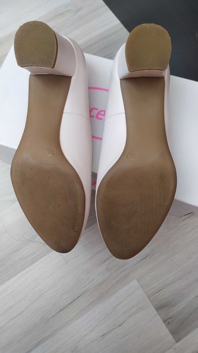 Бежови официални обувки