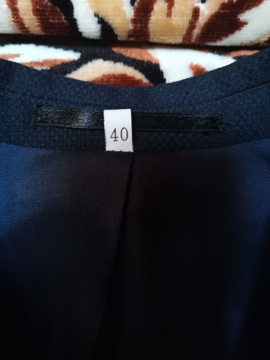 Vând costum băieții (mărimea 40)