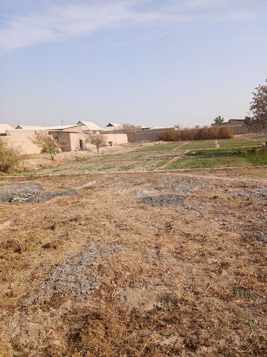 Uy sotiladi 100 000$