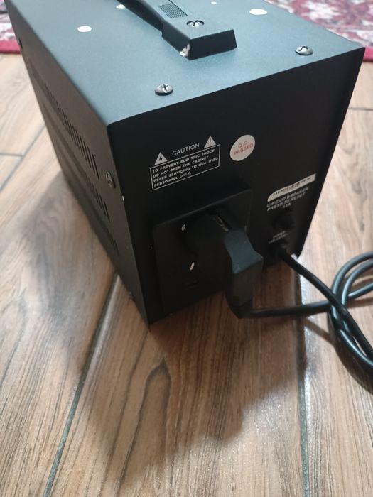 Стабилизатор 1500VA.  1,5 KV