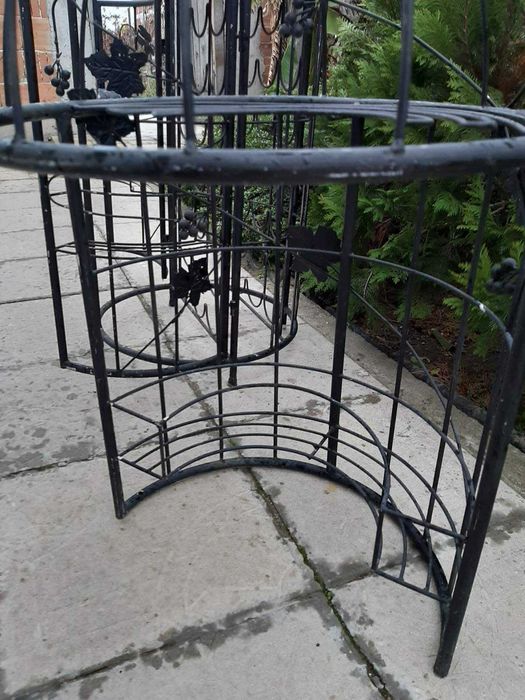 Стойка за Вино .