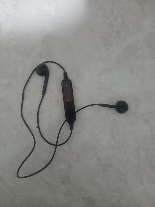 Продам наушники в хорошем состоянии