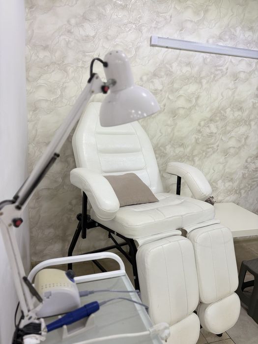 Место для мастера маникюра/педикюра