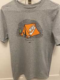 Tricou nike gri.