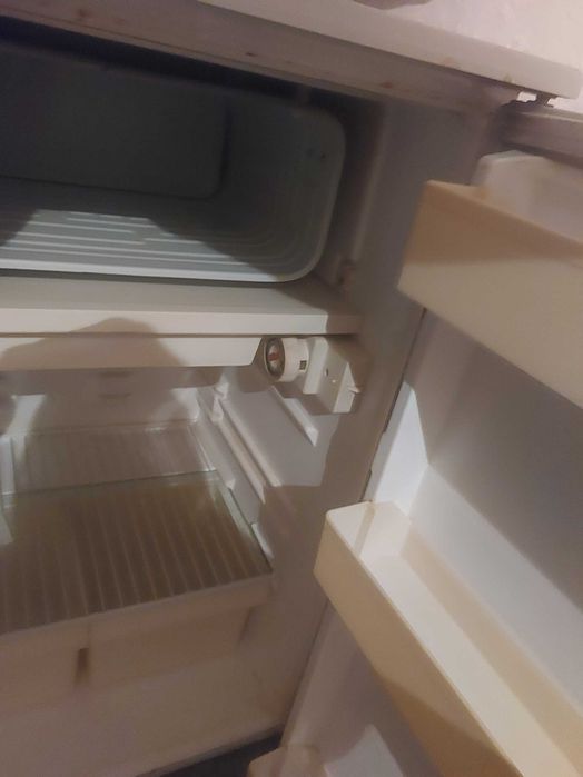 Два малки хладилника