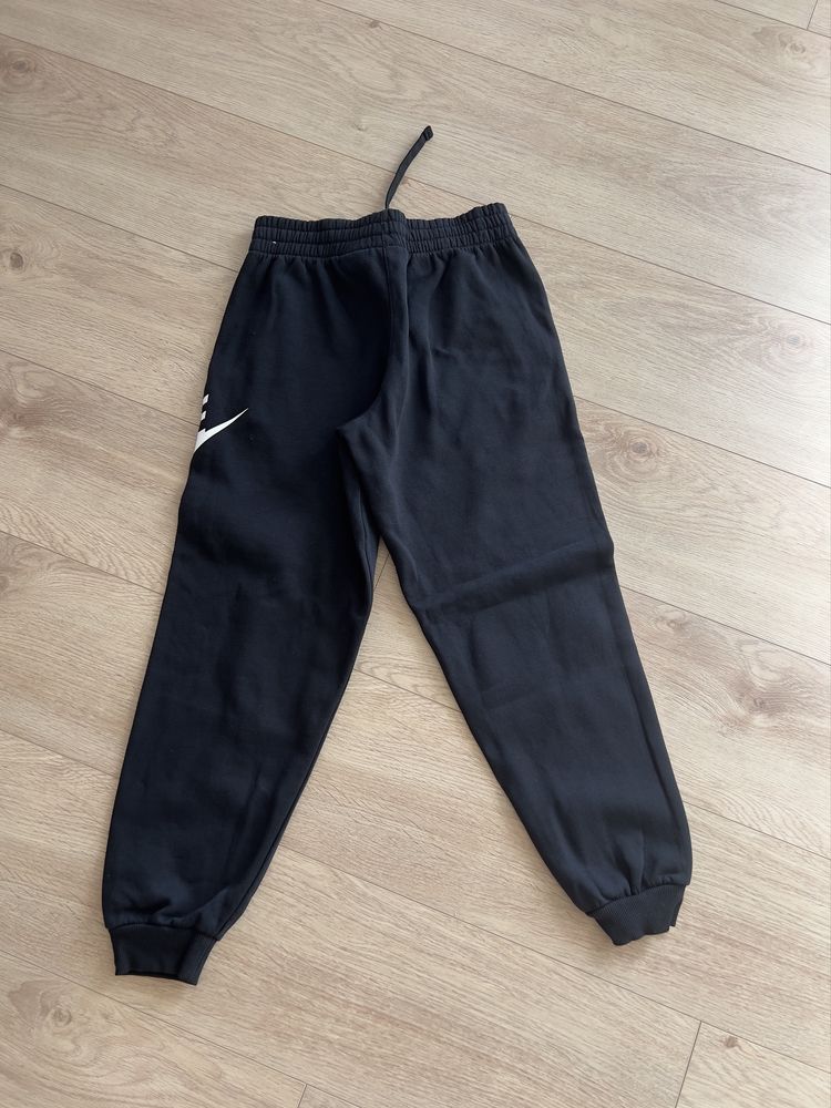 Детска оригинална долница на Nike