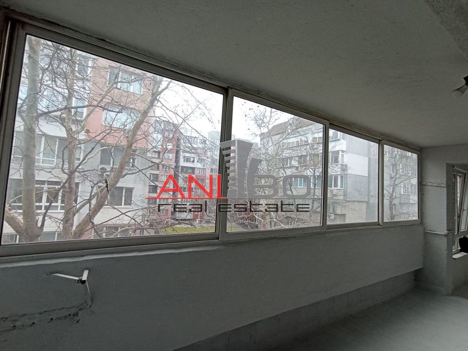 Продава се Тристаен апартамент в Варна, Левски - 82 кв.м за 2561 €/кв.м - Снимка #3