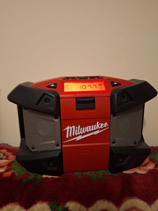 Radio Milwaukee M12 C12JSR