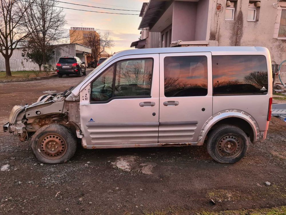 Ford Tourneo Connect 1.8tdci Форд Турнео Коннект 1.8тдци-на части!!