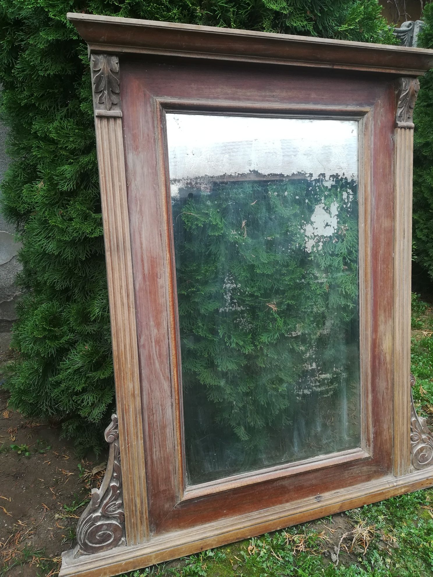 Rama de oglindă pentru comoda