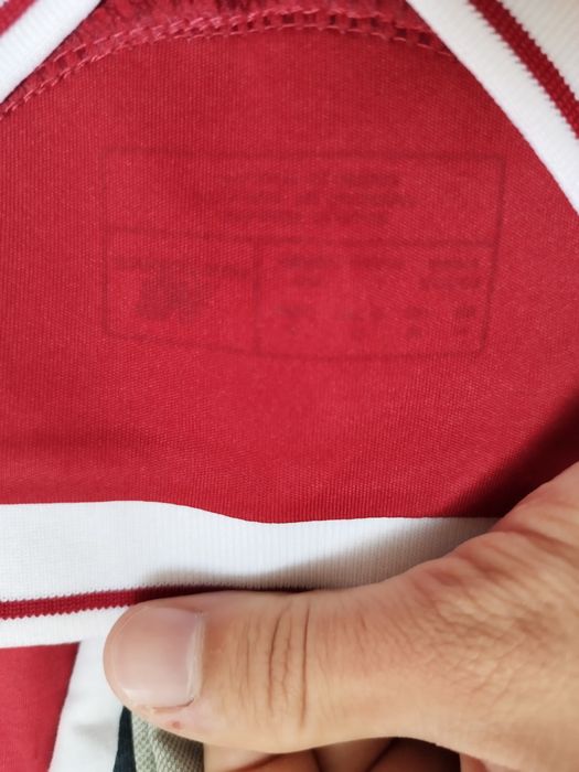 Футболна фланелка на Ливърпул сезон 16/17