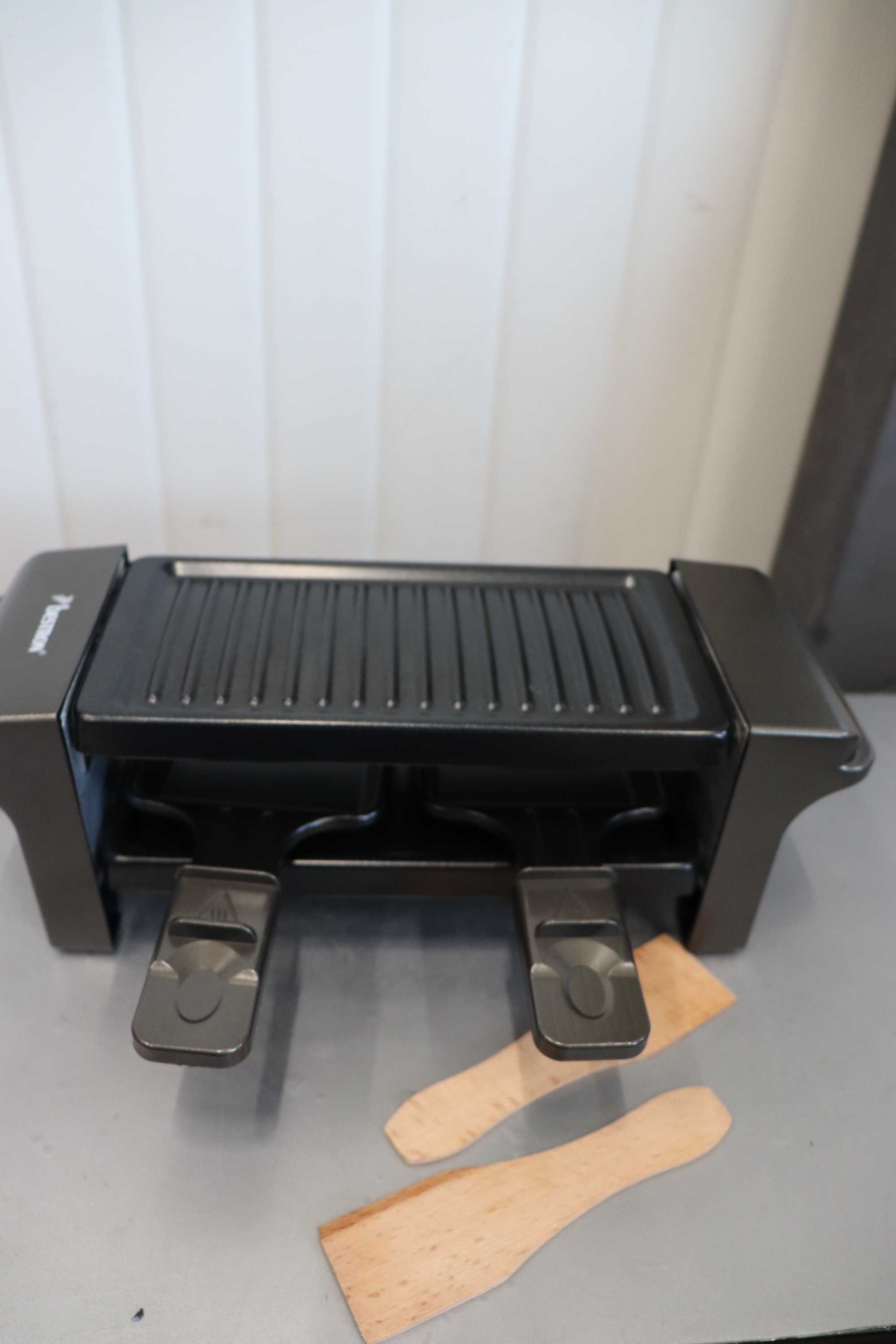 Bestron Raclette, Мини раклет грил 2 тигана,2 шпатули,350W, лек ДЕФЕКТ