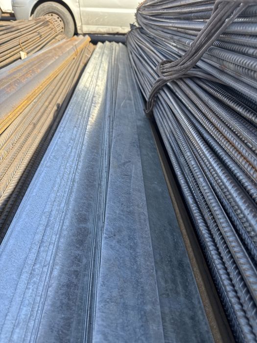 Паласа лист Уголник