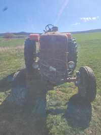 4500 euro negociabil 
Vând tractor u 650