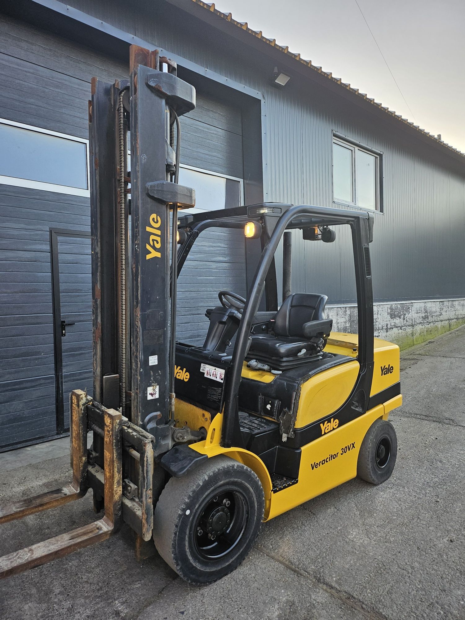 Motostivuitor Yale 30 Veracitor