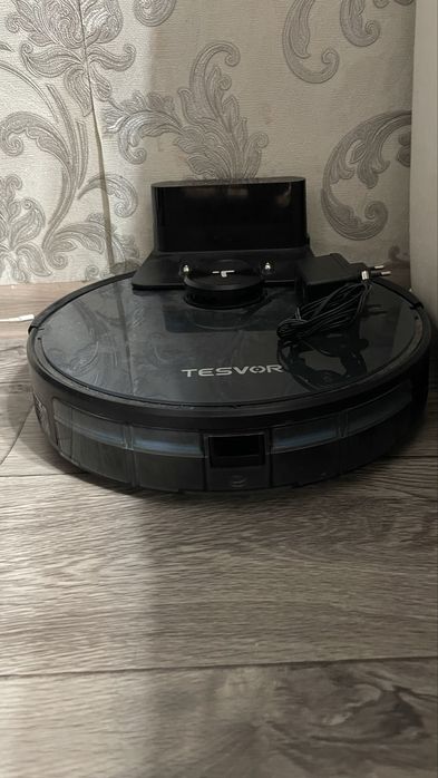 Робот пылесос tesvor