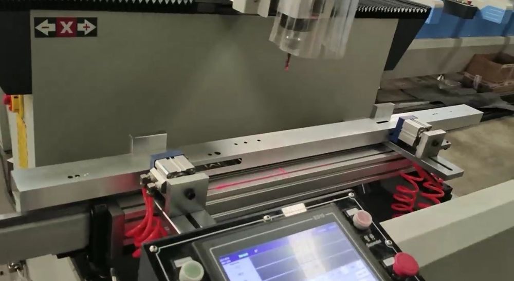 CNC фреза за всички видове цветни метали-алуминий, PVC, дърво, дограма