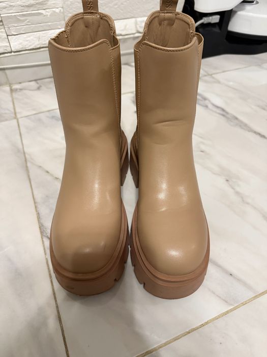 Боти, Guess - оригинални