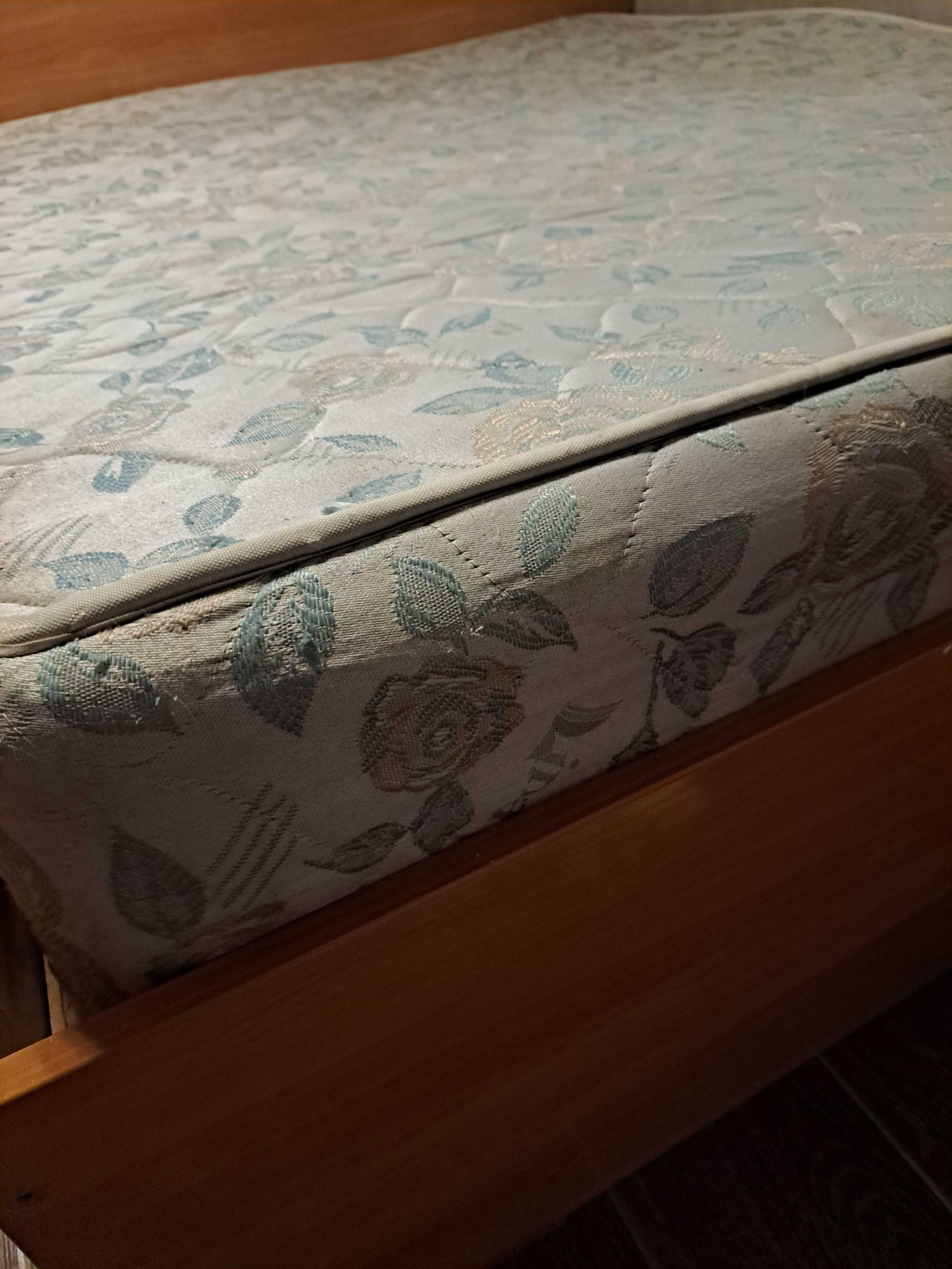 Продам матрас  б/у