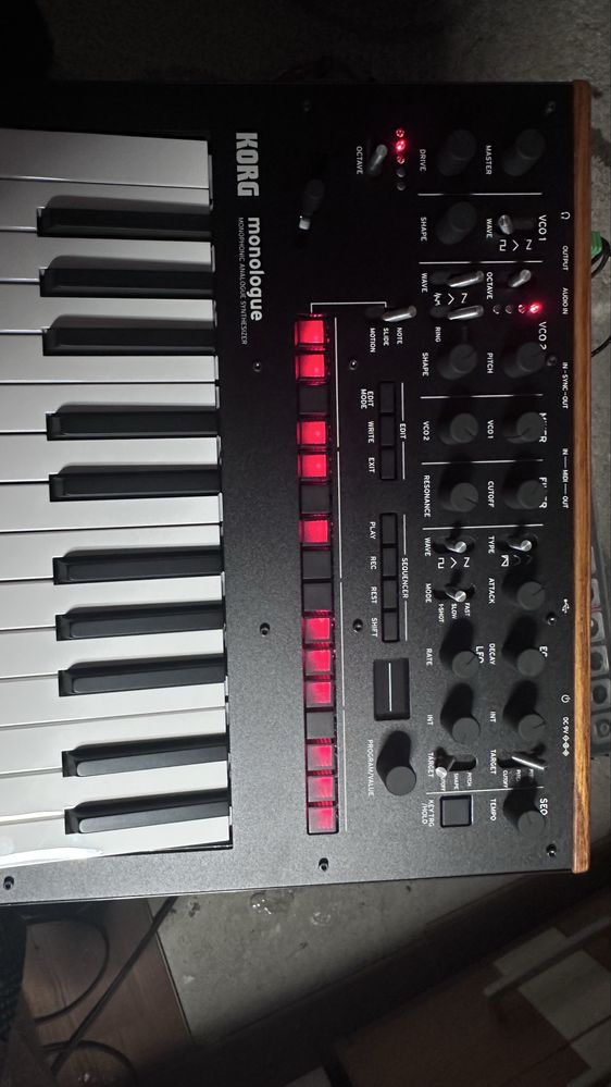 Sintetizator Korg Monologue