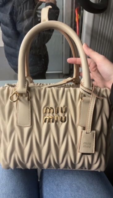 Нова чанта Миу Миу