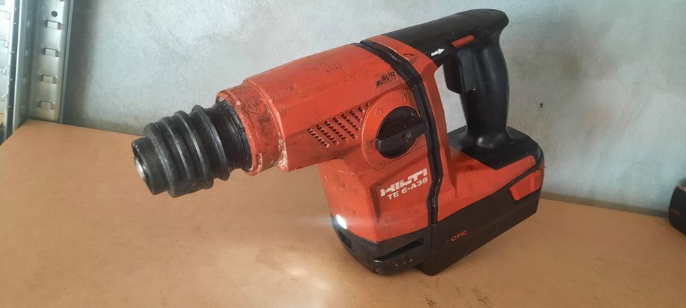 Hilti te 30 rotopercutor 500 ron  buc