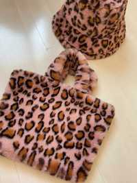 Чисто нов  леопардов розов комплект шапка и чанта меки плюшени