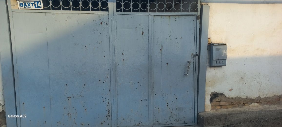 Дарвоза сотилади